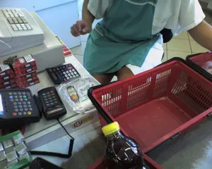 pénztáros