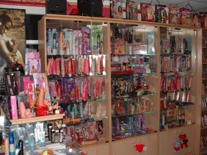 ErotikaVarázs -szexshop és csomagküldõ áruház-